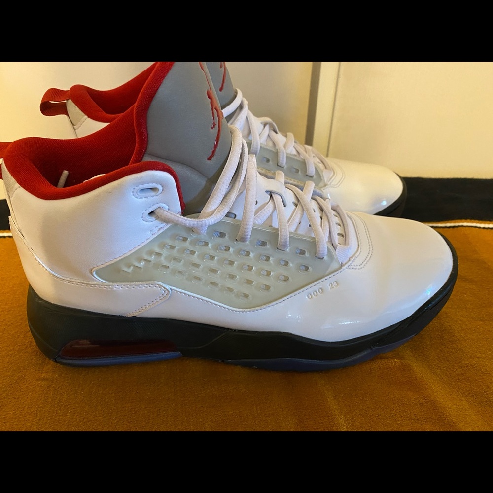 JORDAN MAXIN 200 fire RED MEN'S SHOES SIZE 10